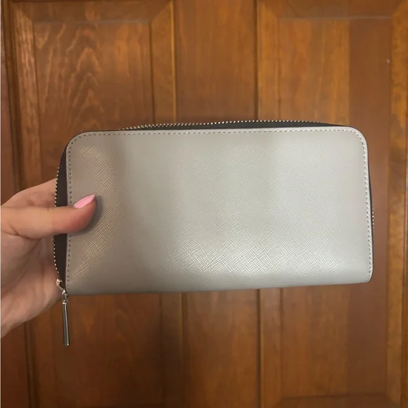 Kate Spade Two-Tone Wallet in Gray and White - Picture 3 of 3
